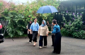 Ketua Persit Kodim 1302/Minahasa Dampingi Istri Pangdam Kunjungi Kelong Tomohon