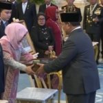 Soeharto Resmi Pahlawan Nasional, Diserahkan Langsung Presiden Prabowo kepada Putri Sulung Mbak Tutut