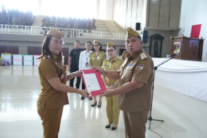 Pemkab Minahasa Serahkan SK Kenaikan Pangkat bagi Aparatur Sipil Negara