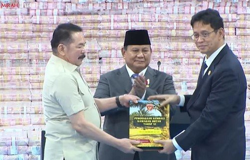 Kejaksaan Agung Serahkan Rp11,4 Triliun Hasil Satgas PKH ke Negara, Presiden Prabowo Ikut Menyaksikan