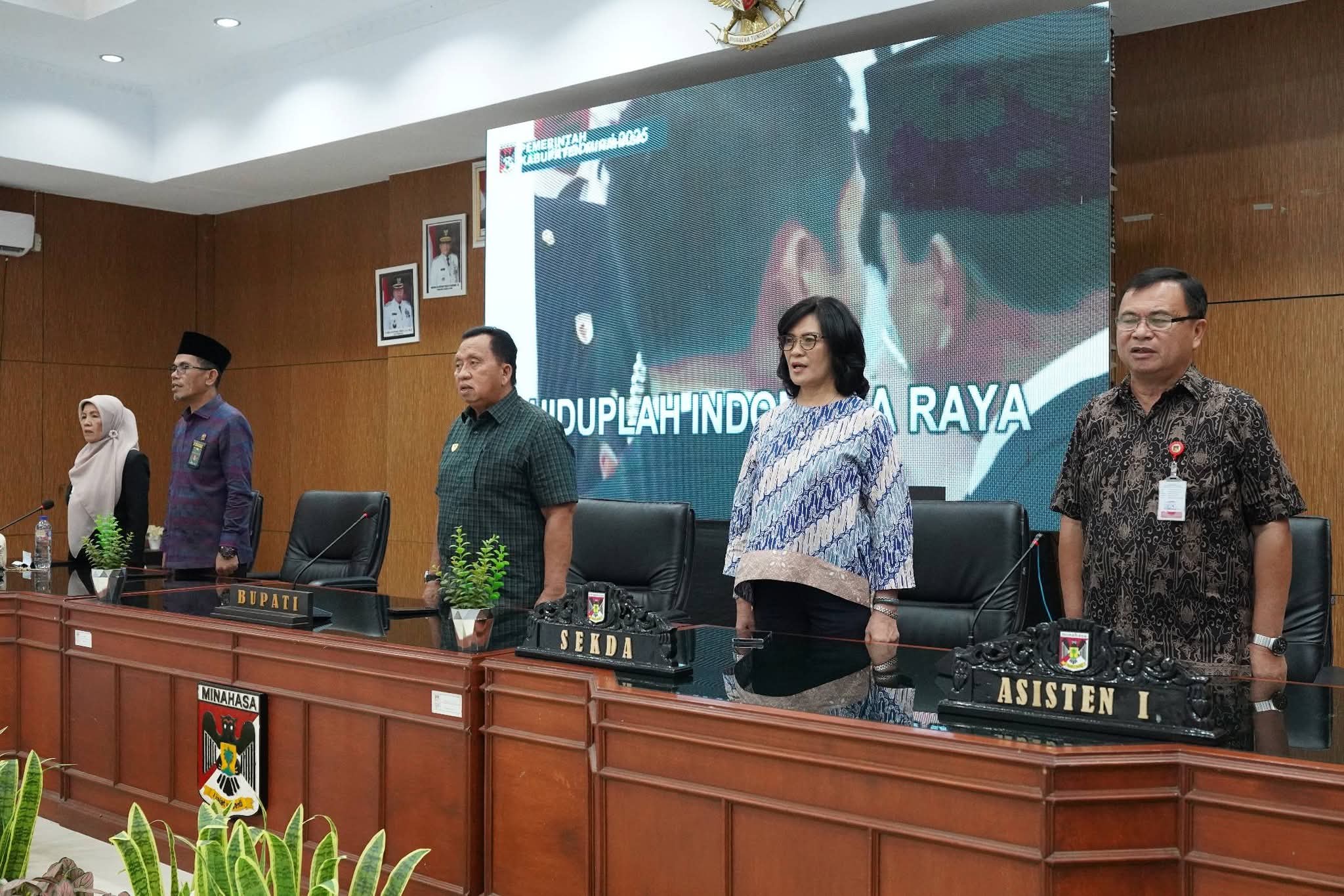 Bupati Robby Dondokambey Lepas 17 Calon Jemaah Haji Minahasa