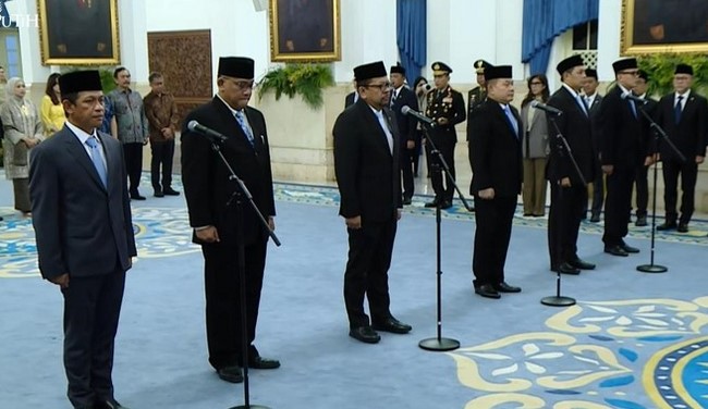 Presiden Prabowo Resmi Melantik Enam Pejabat Baru di Istana Negara