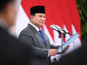 Presiden Prabowo Saksikan Pengucapan Sumpah Hakim MK dan Anggota Ombudsman