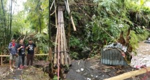 Kodim 1302/Minahasa Kawal Pembangunan Jembatan Perintis Garuda