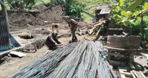 Babinsa Kodim 1302/Minahasa Pantau Awal Pembangunan Jembatan di Ratahan Timur