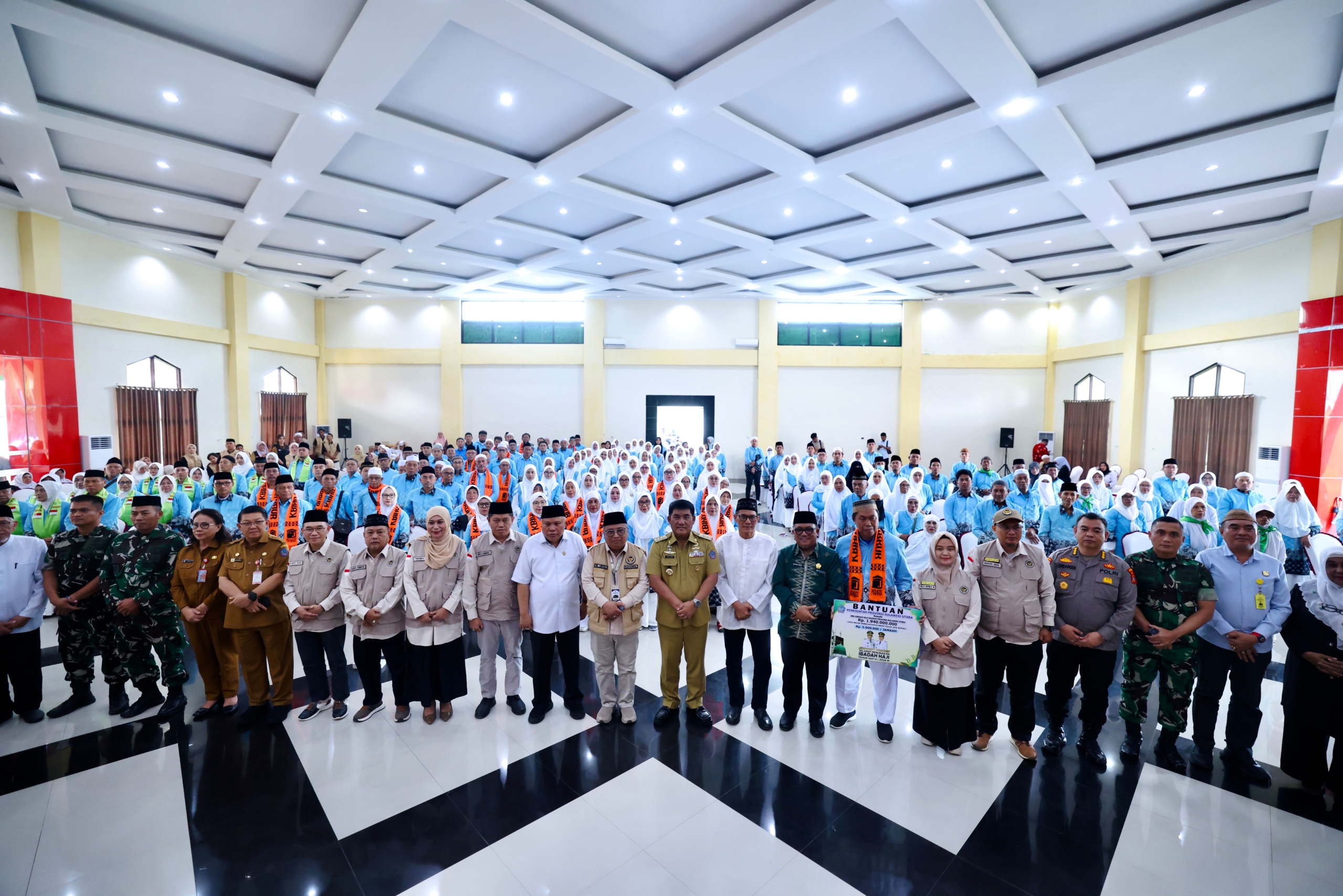 Gubernur Sulawesi Utara Lepas 394 Jemaah Haji ke Embarkasi Balikpapan