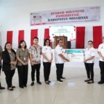 PT Ophtha Esa Jaya Tanggung Iuran JKN 250 Warga Kembuan Lewat CSR