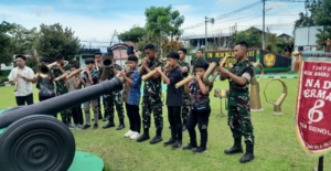 Prajurit Yon TP 916/Bara Sakti Dalami Musik Bambu di Kodim 1302 Minahasa