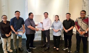 ​RD-Vasung Jemput Bola ke DPR RI, Perjuangkan Renovasi Stadion Maesa Tondano