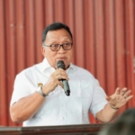 Bupati Robby Segarkan Kepemimpinan SMP Tondano, Apresiasi Prestasi dan Dedikasi Kepsek