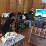 Perkokoh Kemanunggalan, Koramil 1302-19/Modoinding Gelar Nobar Piala Dunia Bersama Warga
