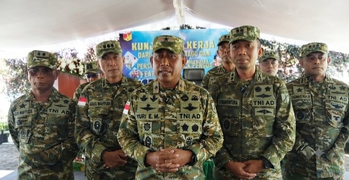 Dukung Ketahanan Pangan, Danrem 131/Santiago dan Dandim 1302/Minahasa Panen Perdana Kompi Produksi