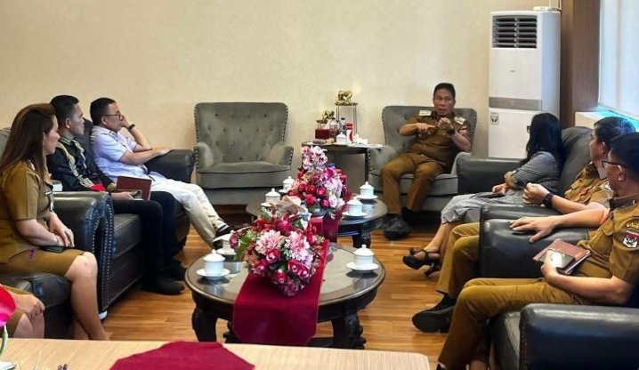 Bupati Minsel Franky Donny Wongkar Terima Kunjungan Anggota DPD RI Stefanus Liow, Perkuat Sinergi Pembangunan Desa