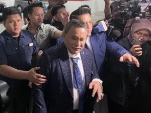 Didampingi Kuasa Hukumnya Hotman Paris, Mantan Jampidsus Febrie Adriansyah Jalani Pemeriksaan di Kejaksaan Agung