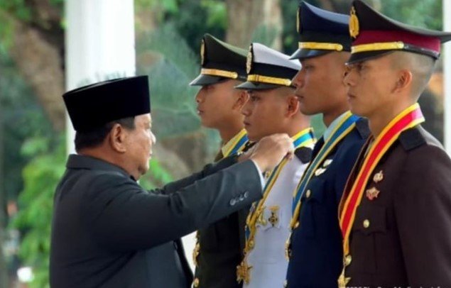 Pimpin Upacara Praspa TNI-Polri, Prabowo: Seorang Perwira Kehilangan Kehormatannya Ketika Khianati Rakyat