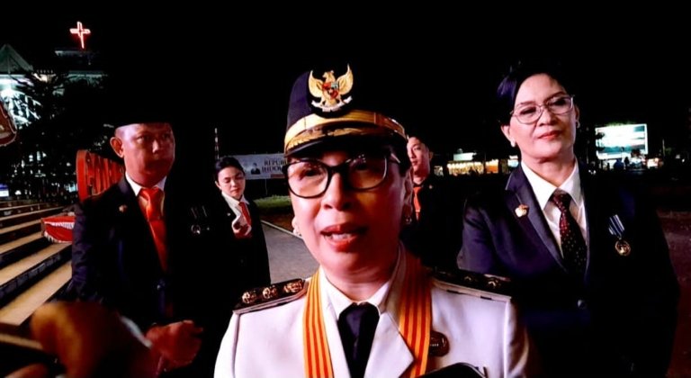 Wakil Bupati Minahasa Vanda Sarundajang Apresiasi Paskibraka di HUT ke-81 RI