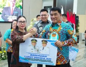 Atasi Kekeringan El Nino, Wabup Minahasa Vanda Sarundajang Terima Bantuan Pompa Air