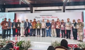Keren! Olly Dondokambey Goreskan Jejak Kepemimpinan dalam Buku Bertajuk ‘Menjaga Nyiur Tetap Melambai’
