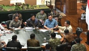 Kemarin Rapat di Hambalang, Seskab Teddy Sebut Prabowo Minta Babinsa Edukasi Masyarakat soal Kebakaran Hutan