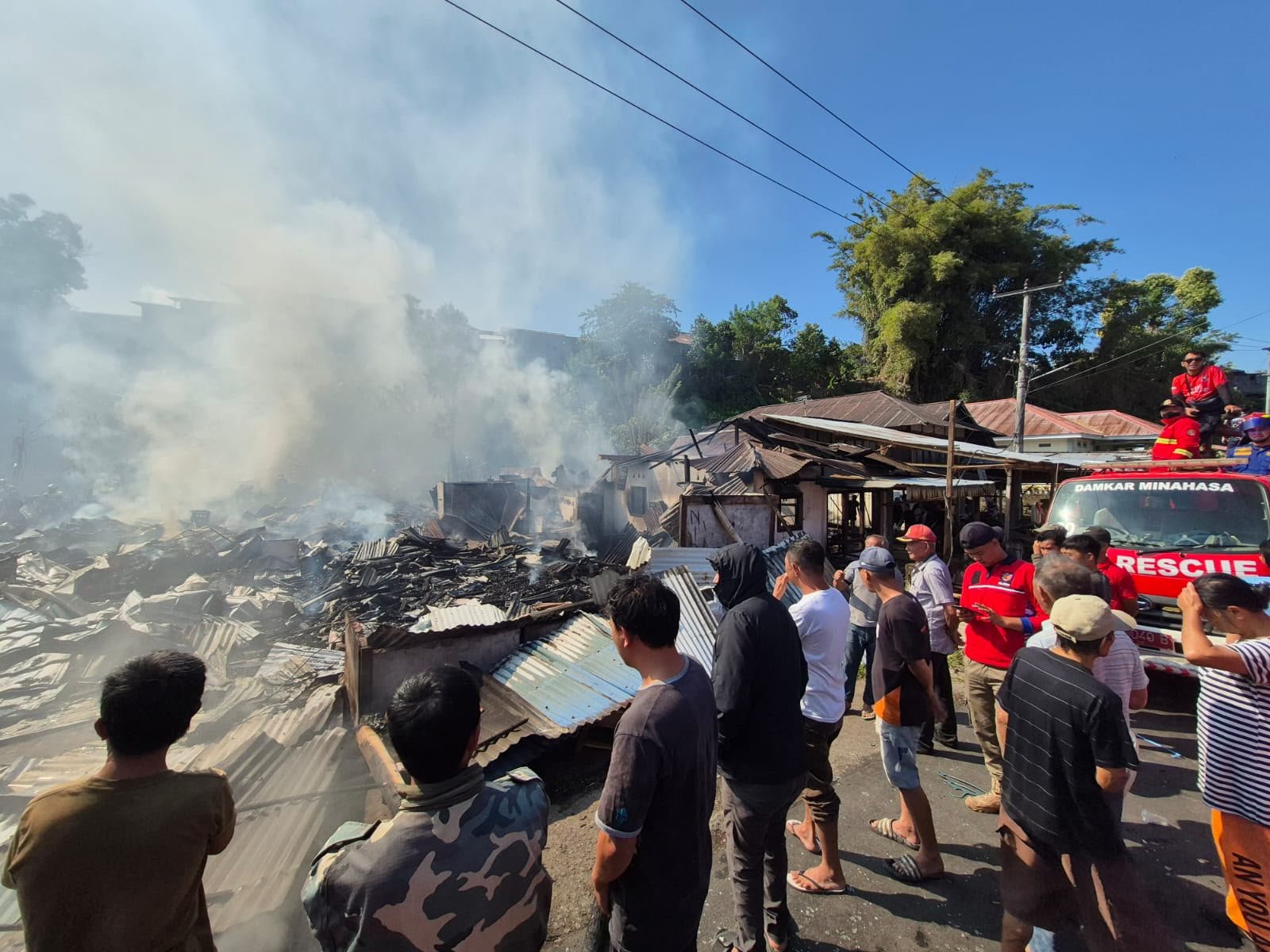 Enam Rumah dan Satu Pikap Ludes Terbakar di Eris Minahasa