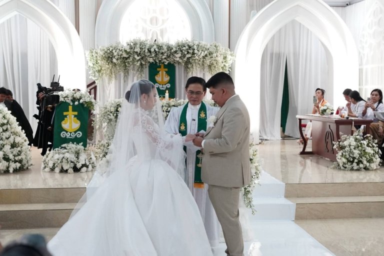 Pernikahan Zachary Pioh dan Sarah Dondokambey Digelar Khidmat di GMIM Petra Sawangan